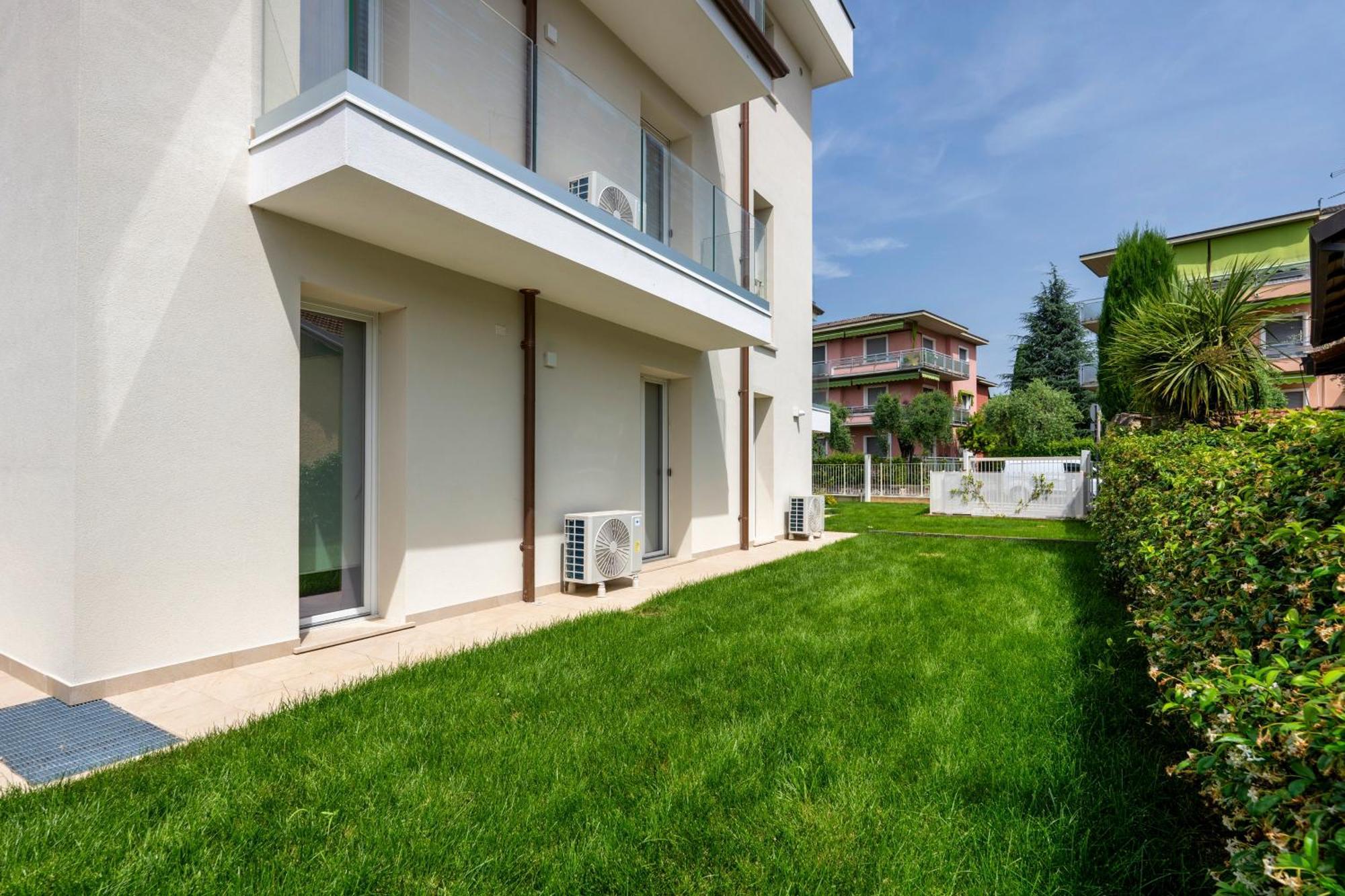 Malvezzi Apartments Ντεζεντσάνο ντελ Γκάρντα Εξωτερικό φωτογραφία