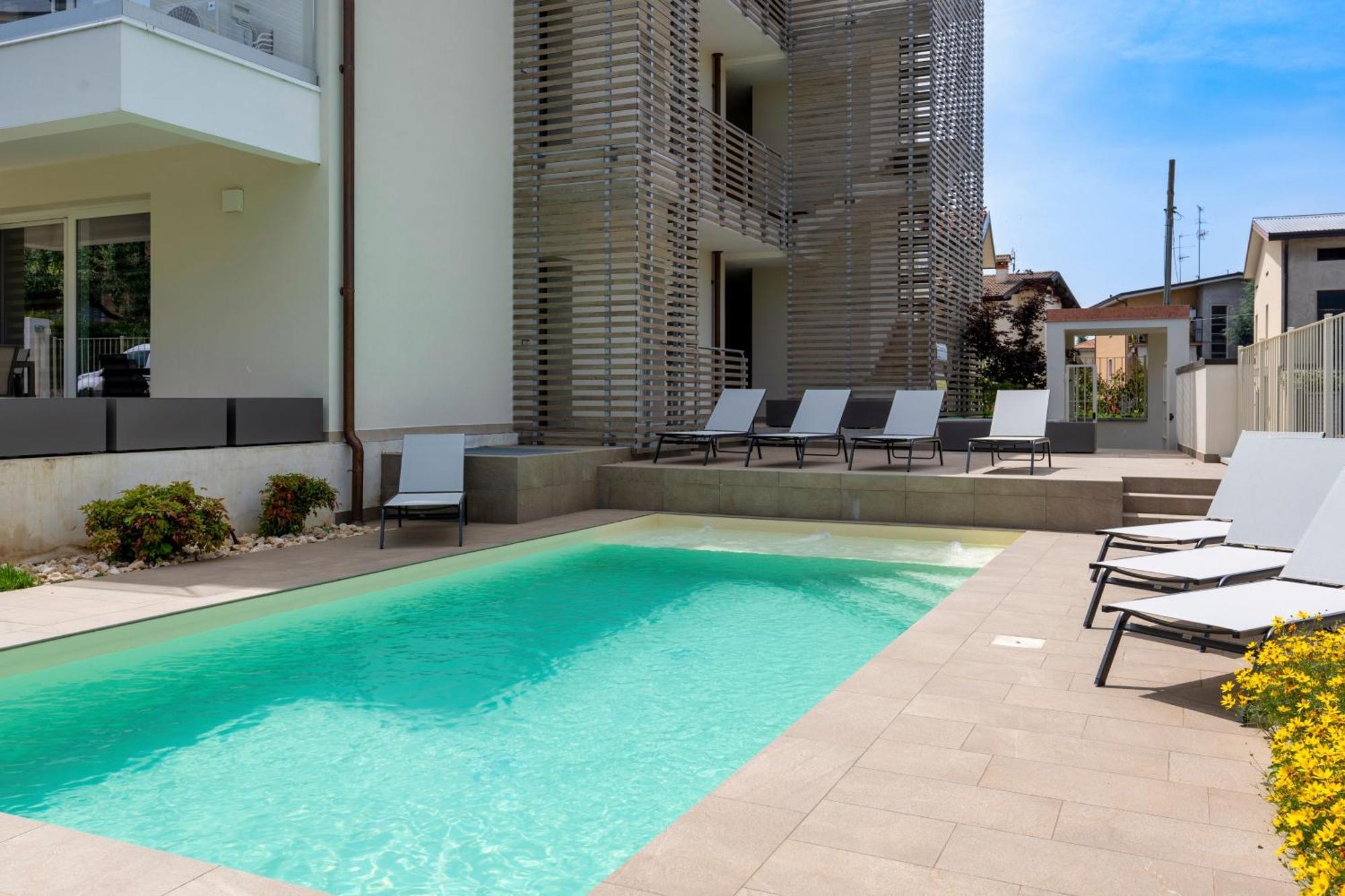 Malvezzi Apartments Ντεζεντσάνο ντελ Γκάρντα Εξωτερικό φωτογραφία