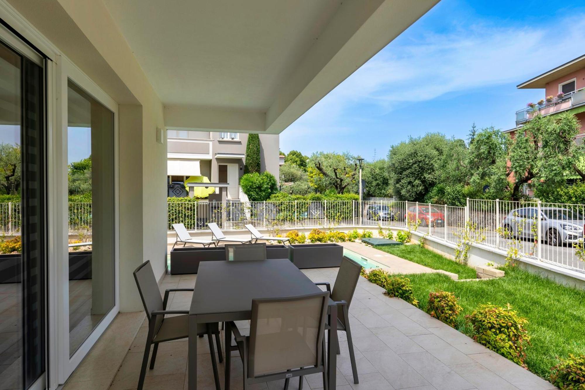 Malvezzi Apartments Ντεζεντσάνο ντελ Γκάρντα Εξωτερικό φωτογραφία