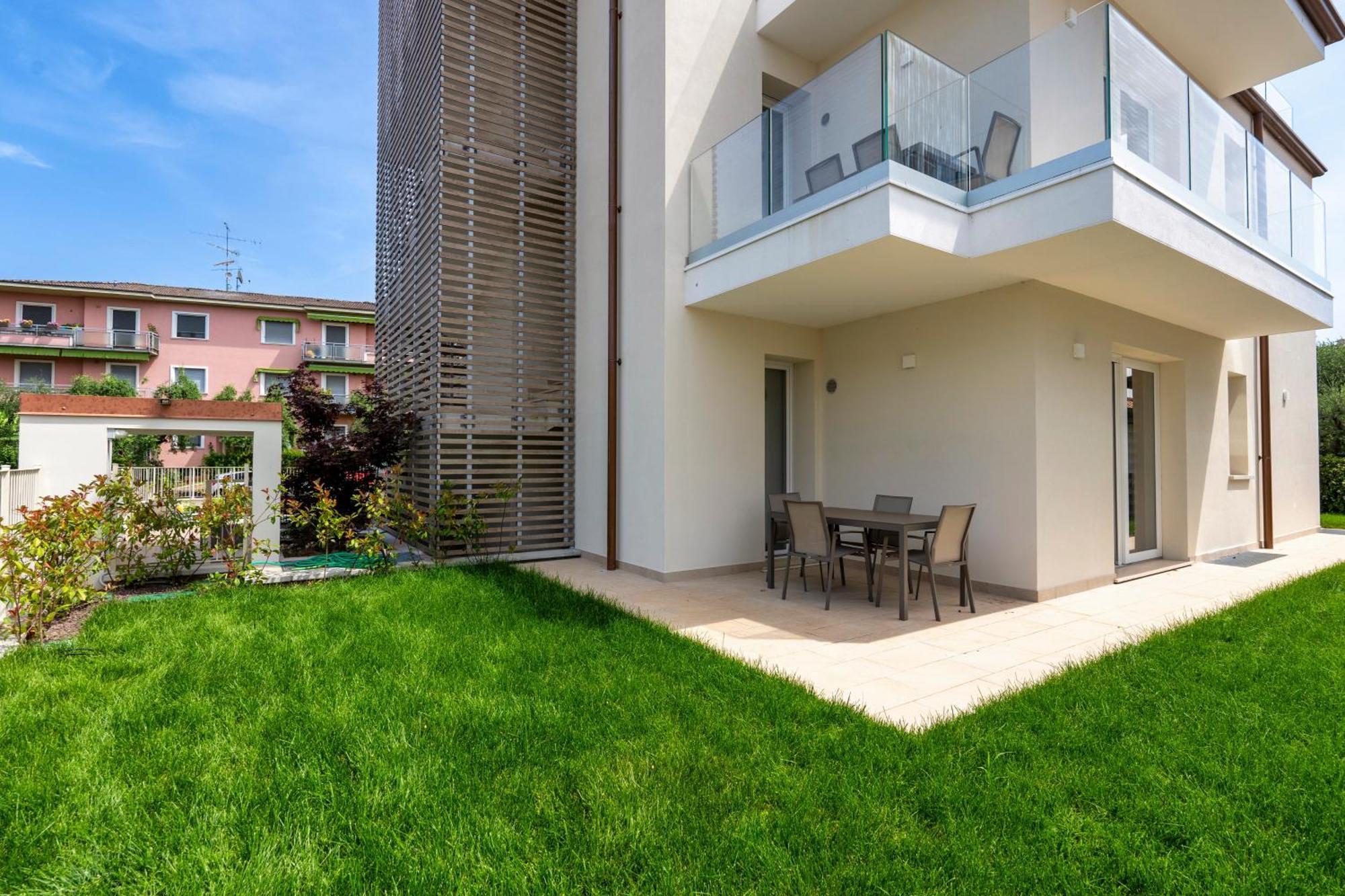 Malvezzi Apartments Ντεζεντσάνο ντελ Γκάρντα Εξωτερικό φωτογραφία